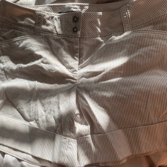 WHITE HOUSE BLACK MARKET SIZE WOMENS 2 - Picture 1 of 3